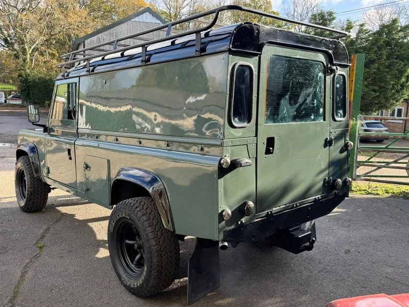 Land Rover Defender 110 300Tdi