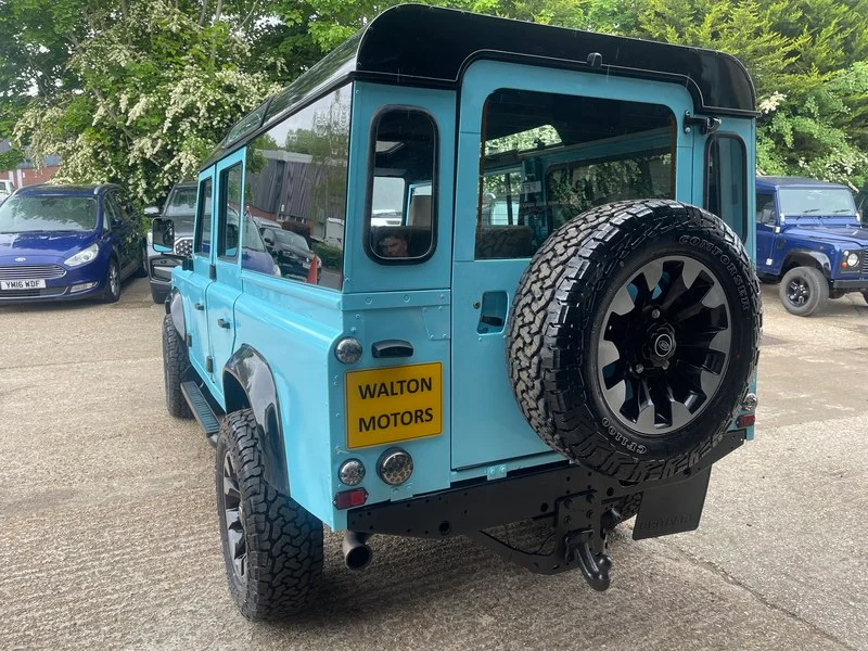 Land Rover 110 County Station Wagon