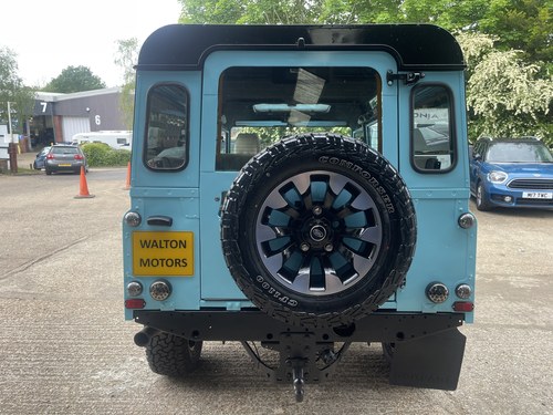 Land Rover 110 County Station Wagon