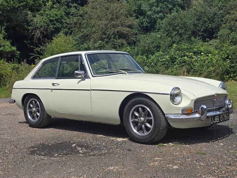 Mg B Roadster Or Gt