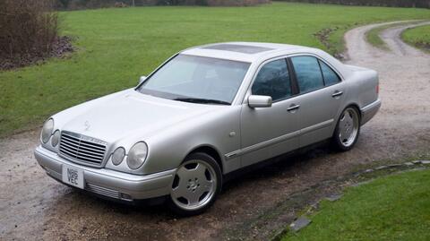 Mercedes-Benz Benz E Class4 2