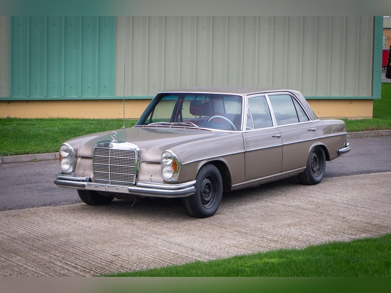 Mercedes-Benz W109 300 Sel 6