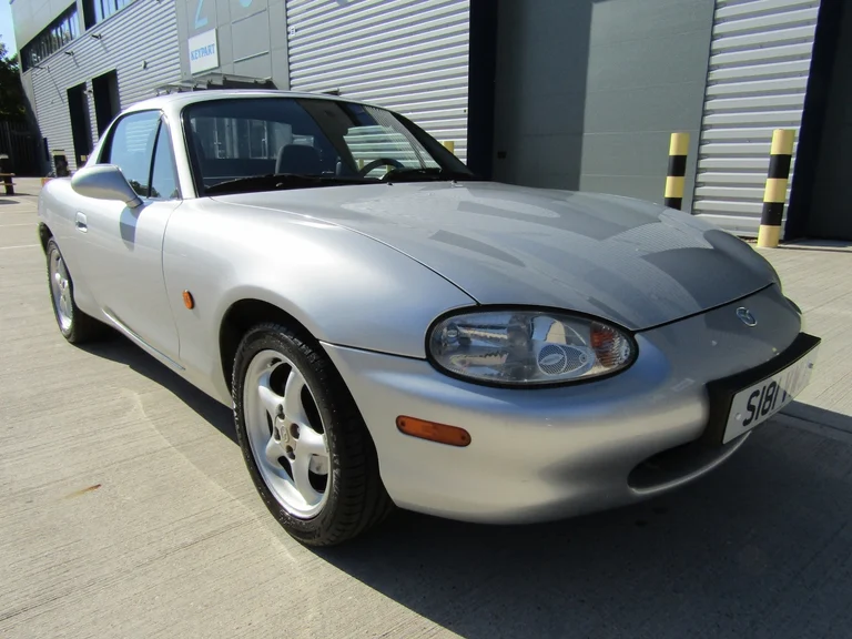 Mazda Mx-5 1 6 Roadster