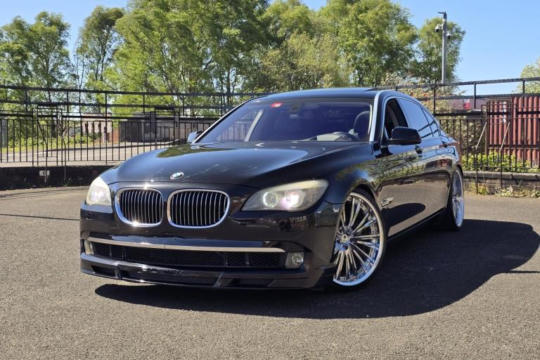 Bmw 7 Series 750Li V8