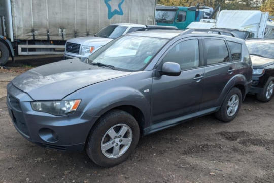 Mitsubishi Outlander Petrol Matic Air-Con